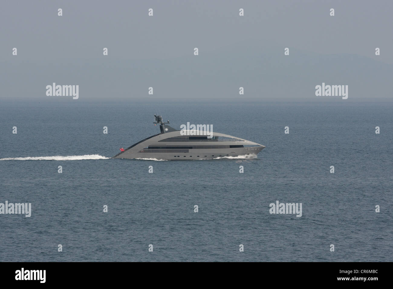 Ocean Pearl super-Yacht Kreuzfahrt die Gewässer in Amalfi an der Amalfi Küste, Italien Stockfoto