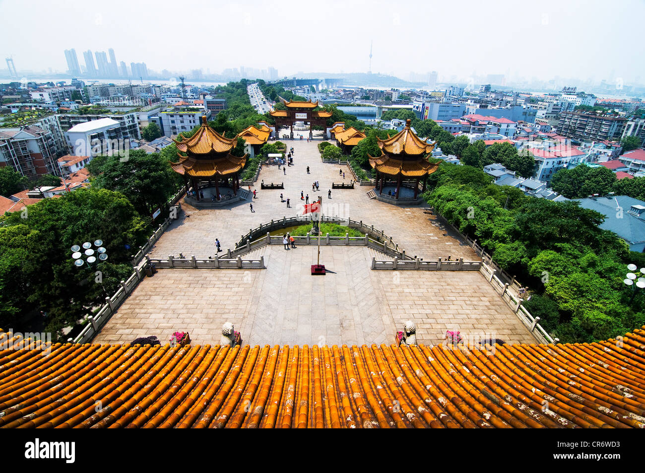 Eine wunderschöne Aussicht von Wuhan aus gelbem Kranich Turm Pagode. Stockfoto