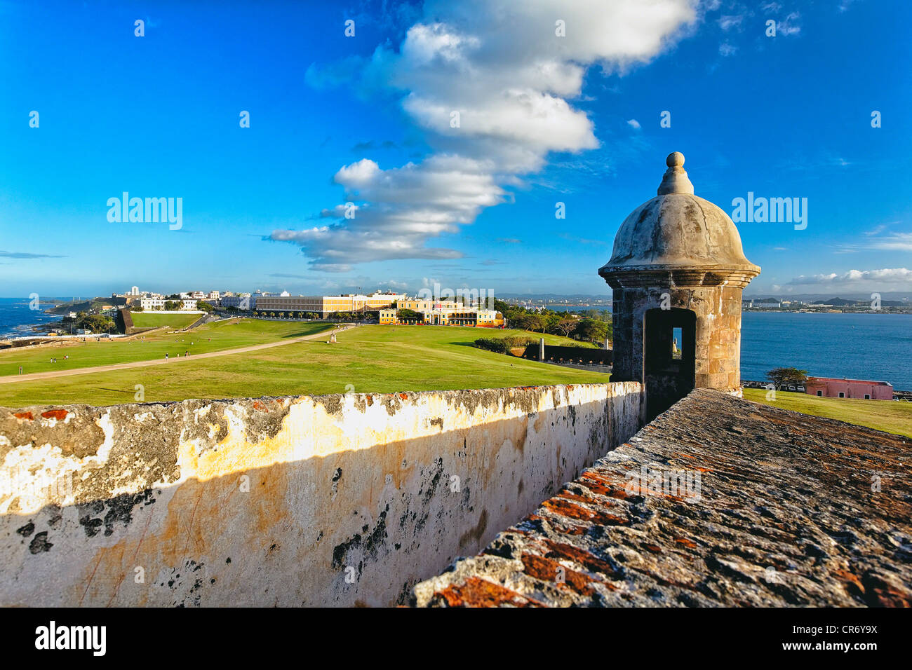 Vogelperspektive Blick auf die Altstadt San Juan von der Festung El Morro, Puerto Rico Stockfoto