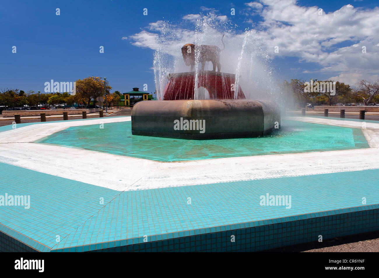 Löwenbrunnen am Eingang von La Guancha Komplex, Playa De Ponce, Puerto Rico Stockfoto