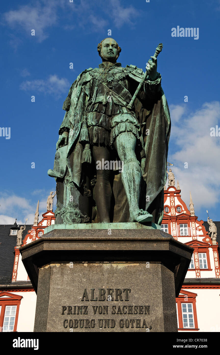 Statue von Prinz Albert, 1865, Geschenk von Königin Victoria zu den Leuten von Coburg, Marktplatz, Coburg, Franken, Oberbayern Stockfoto