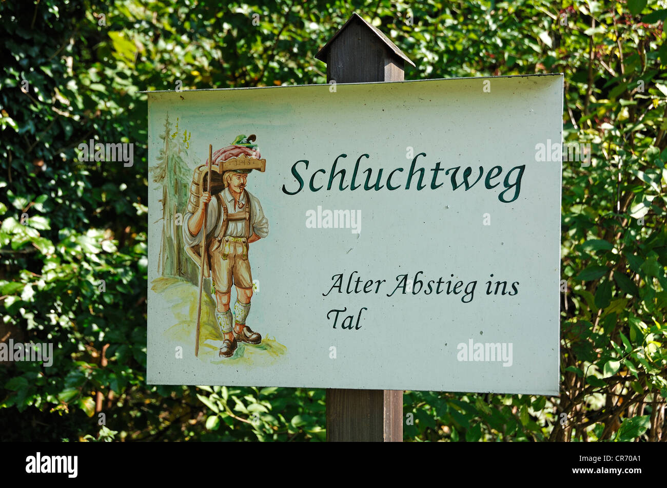 Wegweiser für "Schluchtenweg, verändern Abstieg ins Tal", Deutsch für "Gorge Trail, alte Abstieg ins Tal", Ramsau Stockfoto