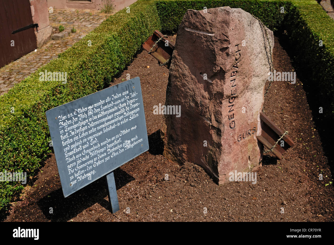 Denkmal für die Vertreibung der Juden in 1940, Victor-Kretz-Straße Straße, Gengenbach, Baden-Württemberg, Deutschland, Europa Stockfoto