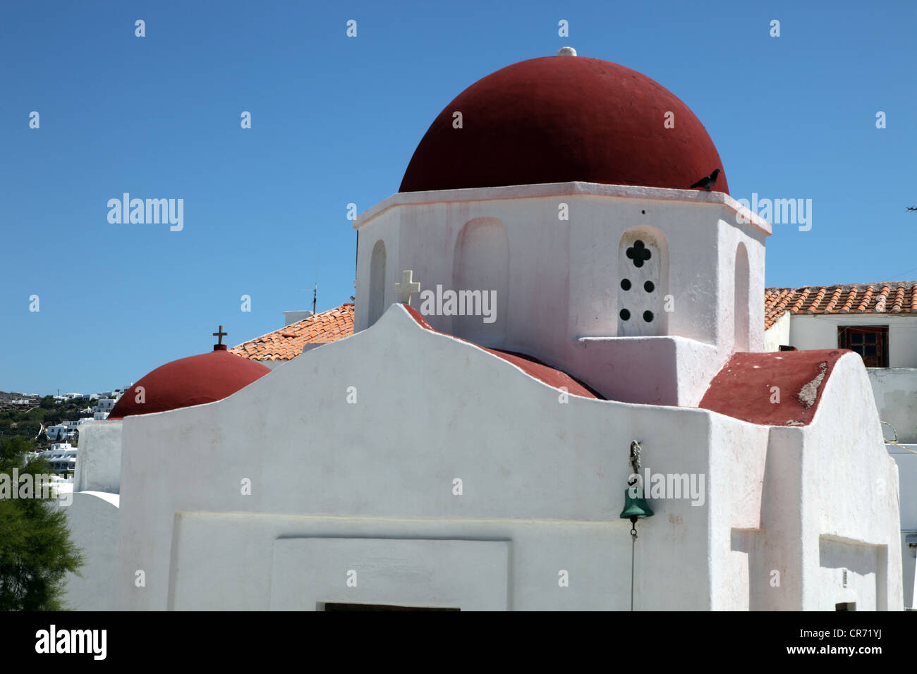 Traditonal rote Kuppel griechisch-orthodoxe Kirche Mykonos Stockfoto