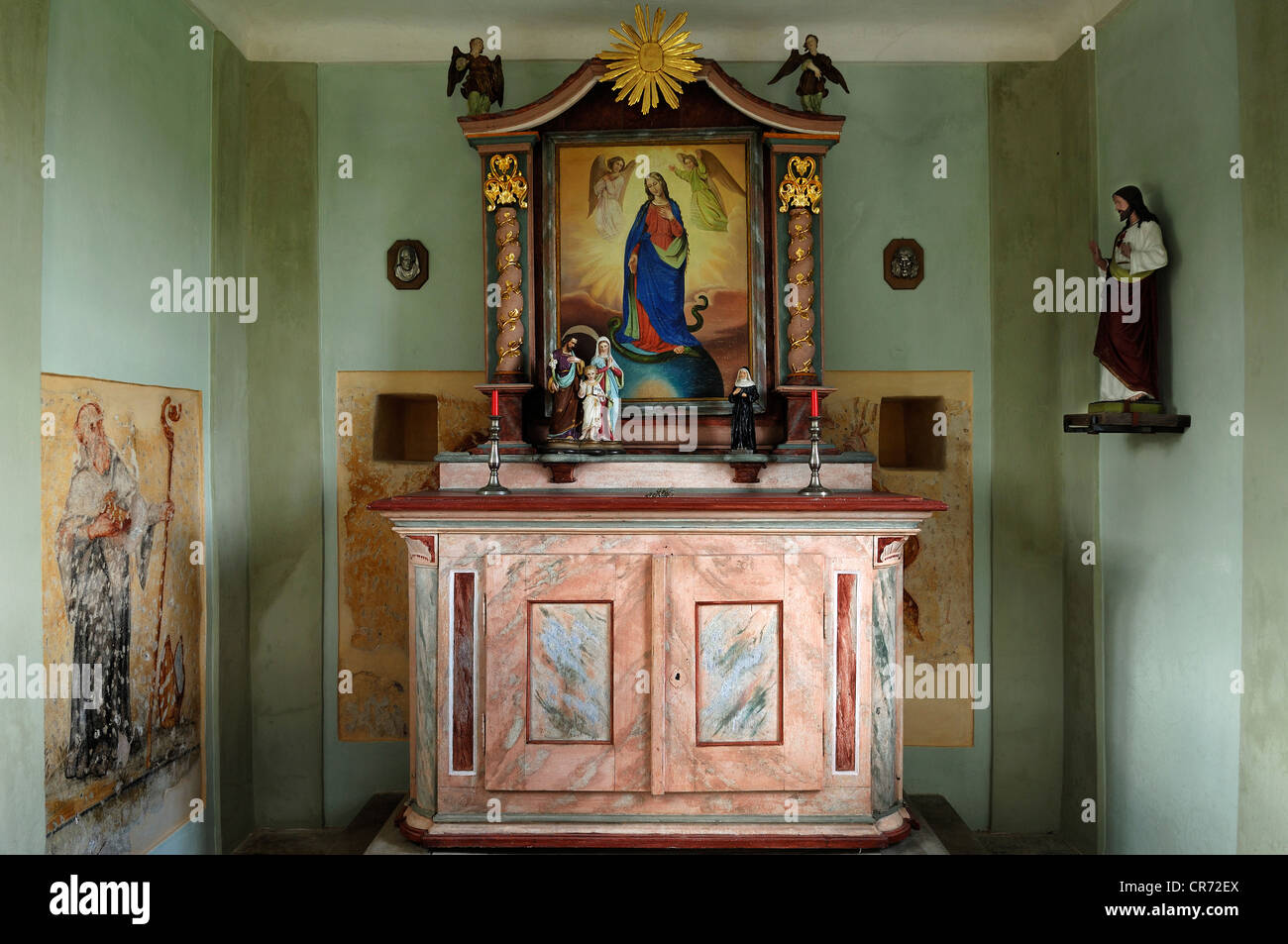 Altar einer privaten Kapelle, erbaut im Jahr 1861 von Rodheim, fränkische Open Air Museum, Eisweiherweg 1, Bad Windsheim Stockfoto