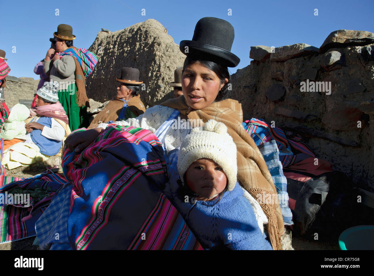 Aymara-Frau in der realen Cordillera, Bolivien Stockfoto