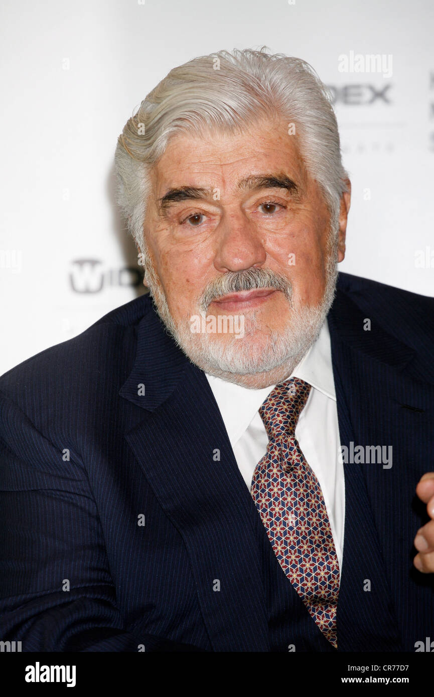 Adorf, Mario, * 8.9.1930, deutscher Schauspieler, Porträt, Botschafter für eine nationale Informationskampagne über gute Hörfähigkeit, Widex Hearing Devices Company, Hamburg, 19.2.2010, Stockfoto