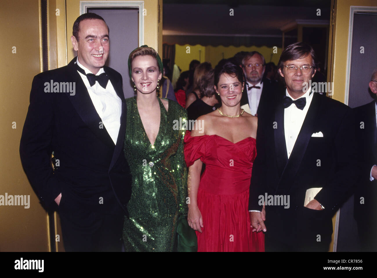 Eichinger, Bernd, 11.4.1949 - 24.1.2011, deutscher Filmproduzent, Gruppenbild, mit Katja Flint, Pernilla August, Bille August, Deutscher Filmball, Hotel Bayerischer Hof, München, 1994, Stockfoto