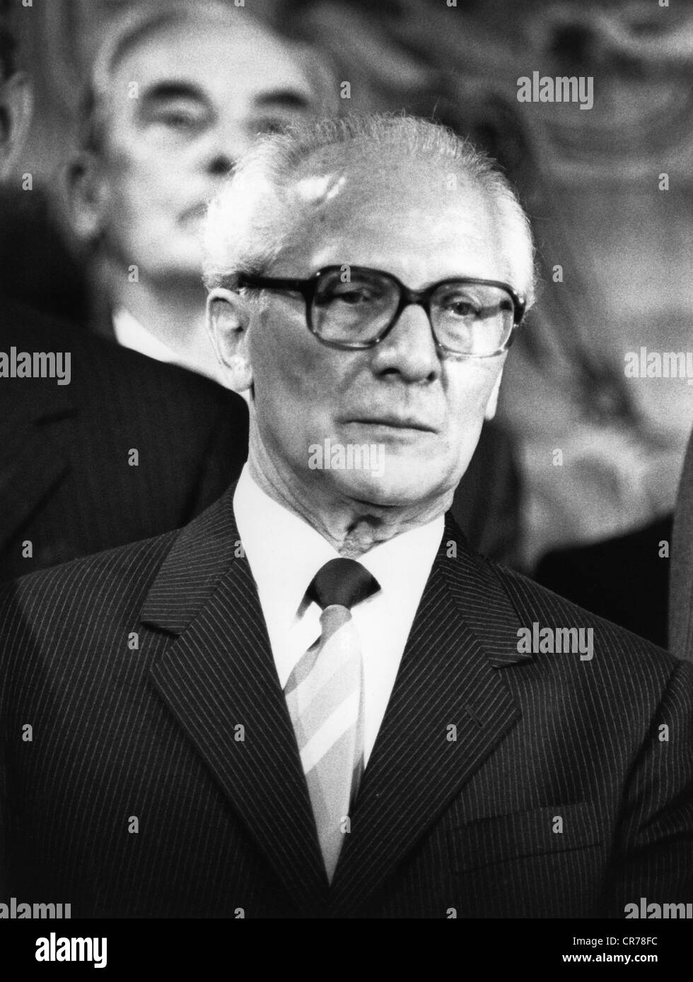 Honecker, Erich, 25.8.1912 - 29.5.1994, deutscher Politiker (SED), volle Länge, Vorsitzender des Ostdeutschen Staatsrates 29.10.1976 - 24.10.1989, Besuch in Westdeutschland, Empfang in Bonn, 9.9.1987, Stockfoto