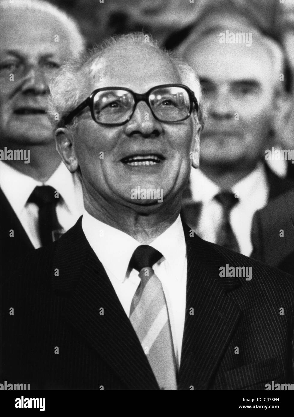 Honecker, Erich, 25.8.1912 - 29.5.1994, deutscher Politiker (SED), volle Länge, Vorsitzender des Ostdeutschen Staatsrates 29.10.1976 - 24.10.1989, Besuch in Westdeutschland, Empfang in Bonn, 9.9.1987, Stockfoto