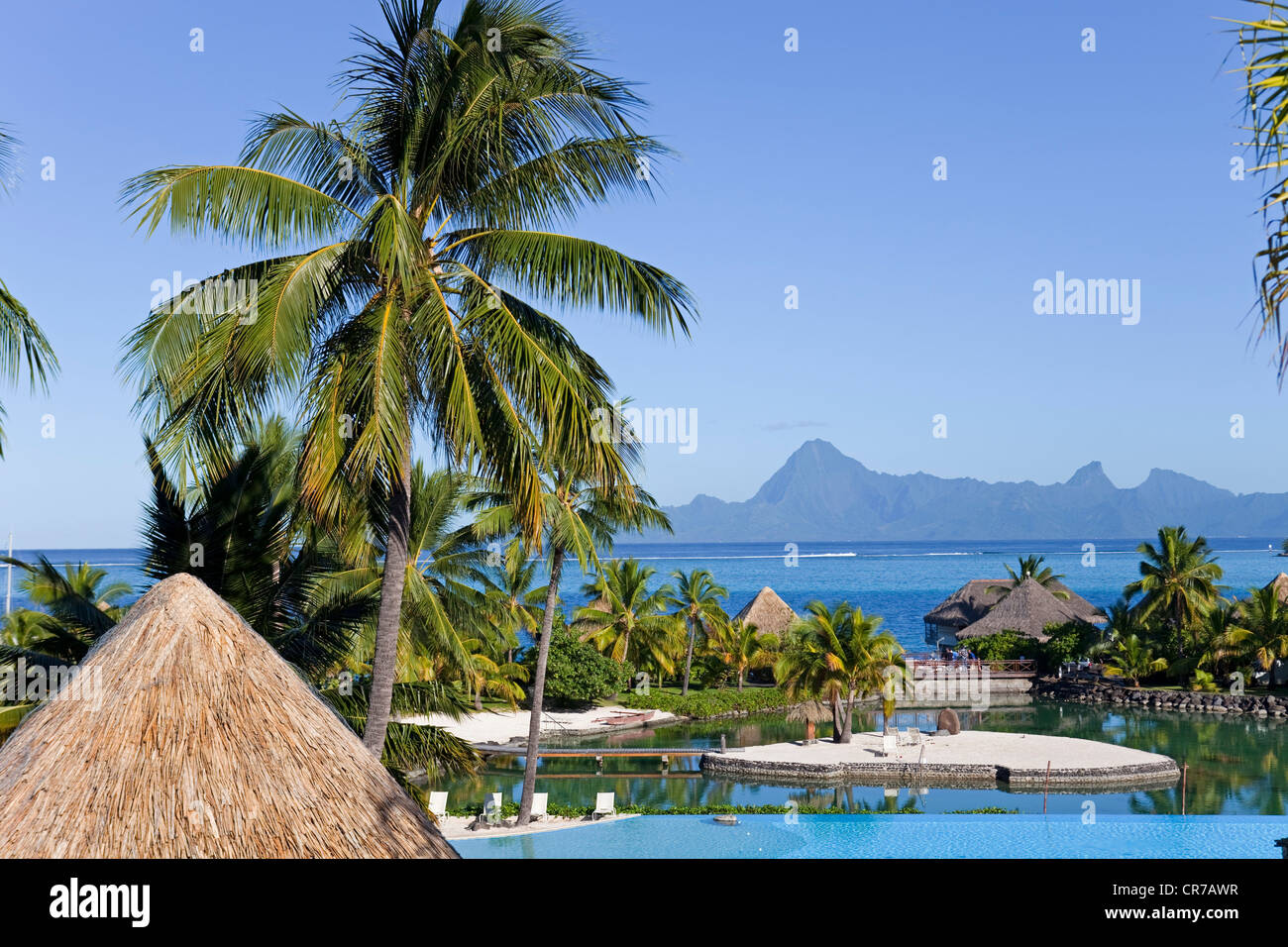 Frankreich, Französisch-Polynesien, Gesellschaft-Archipel, Windward-Inseln, Tahiti, Intercontinental Hotel mit der Moorea Insel in der Stockfoto