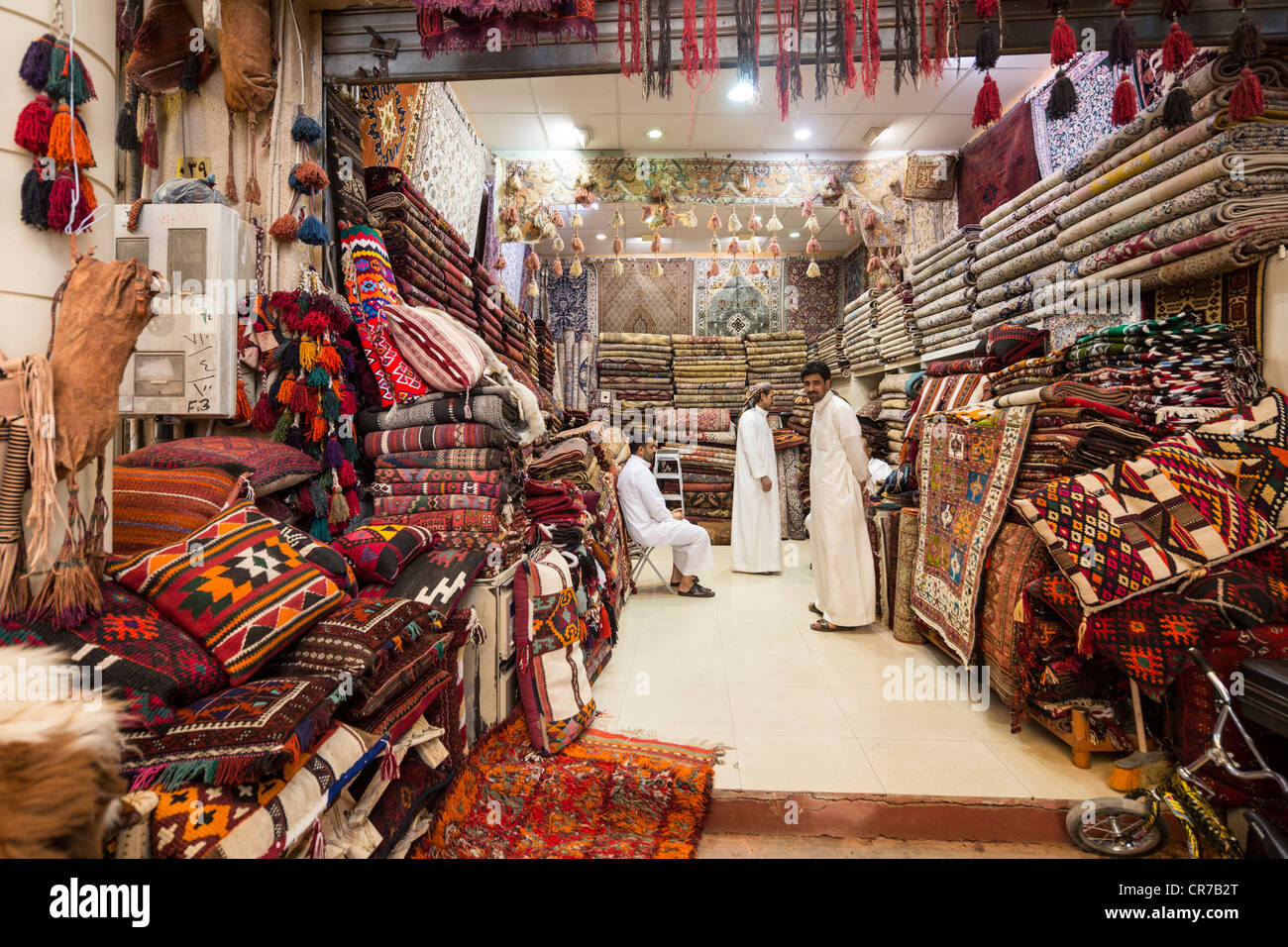 Teppich-Sellesr, Souk al-Thumairi, Deira, Riyadh, Saudi Arabien Stockfoto