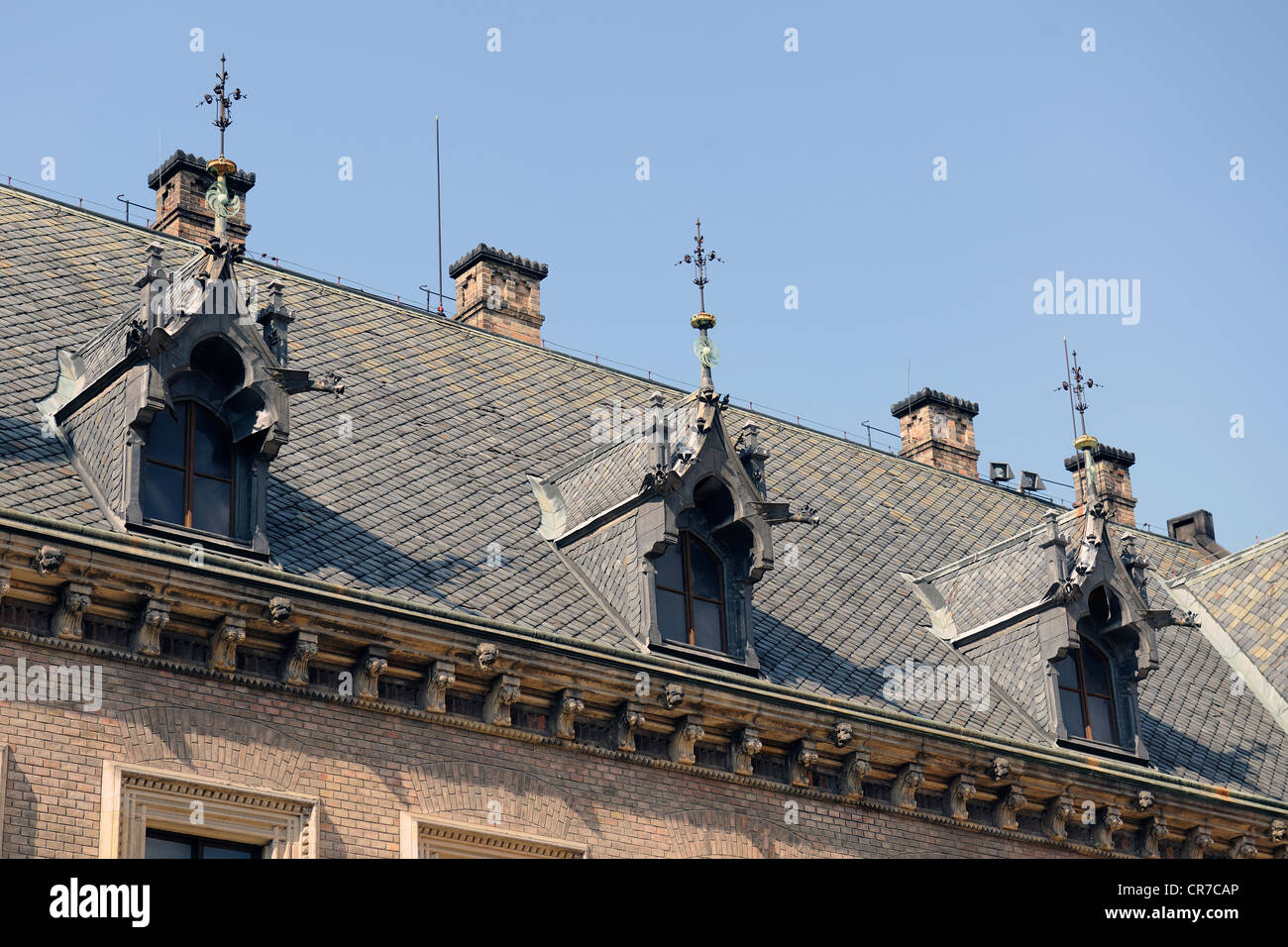 Historischen Satteldach mit Schieferplatten auf Prager Burg, Hradschin, Prag, Böhmen, Tschechische Republik, Europa Stockfoto