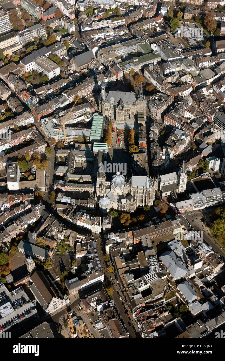 Luftaufnahme, Aachen Innenstadt mit Dom zu Aachen, ein UNESCO-Weltkulturerbe, Rathaus, Aachen, Rheinland, Deutschland Stockfoto