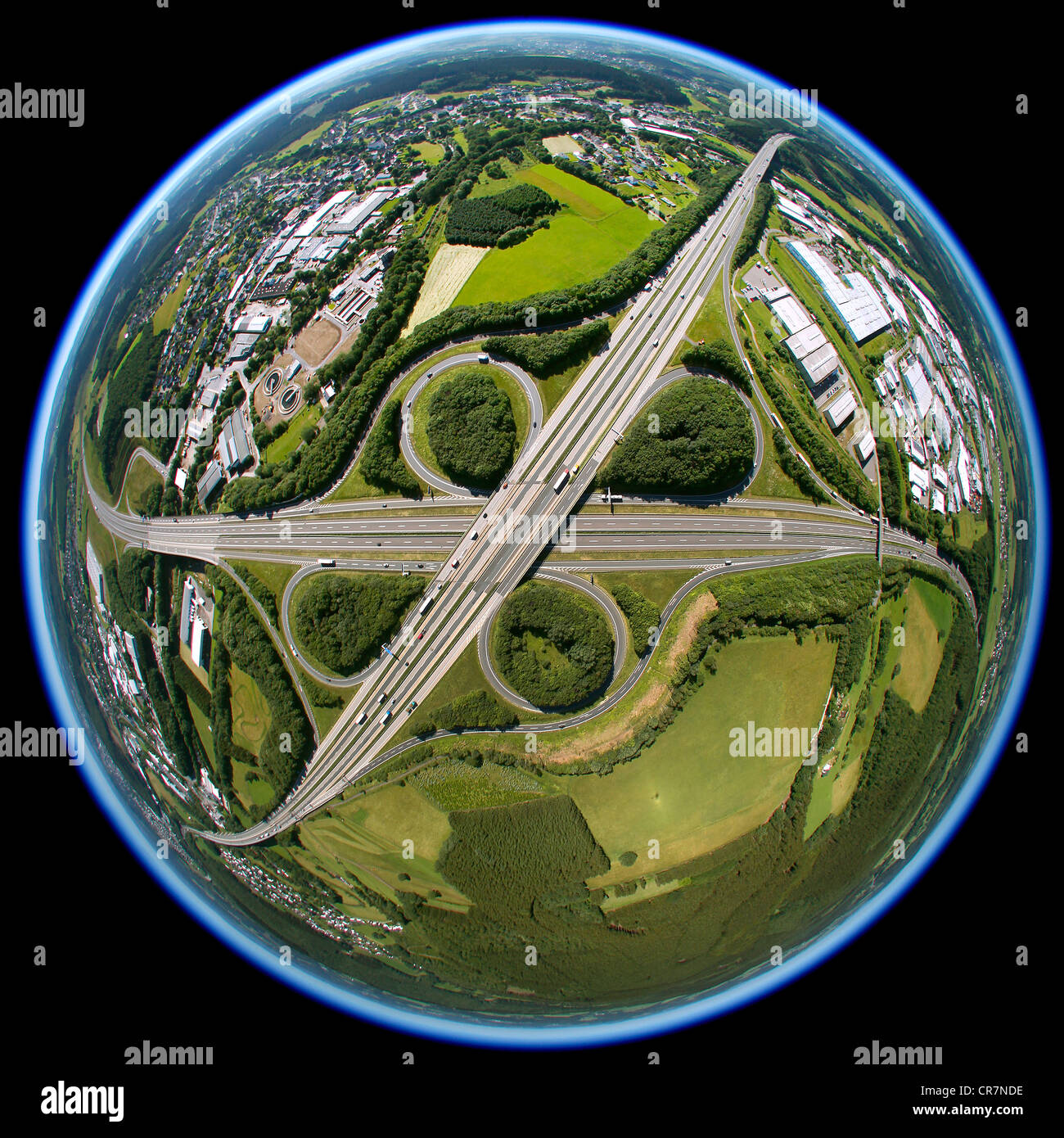 Luftaufnahme, fisheye, Autobahnkreuz A45 Sauerlandlinie und die Autobahnen A4, Soest, Sauerland, Nordrhein-Westfalen Stockfoto