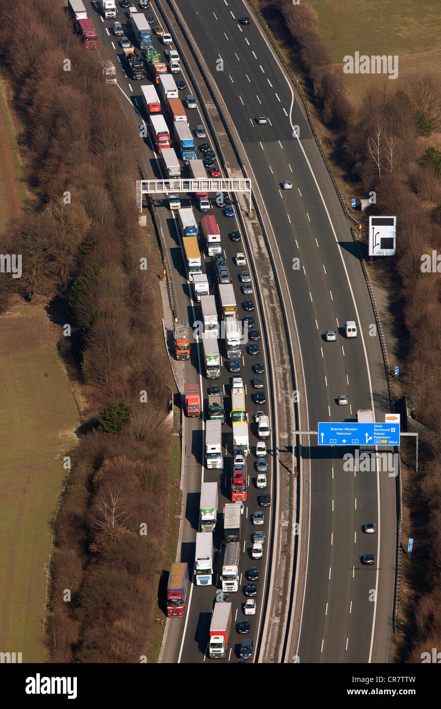 Luftbild, Autobahn A1 Autobahn, Stau mit LKW, Straße arbeitet, Holzwickede, Nordrhein-Westfalen, Deutschland, Europa Stockfoto