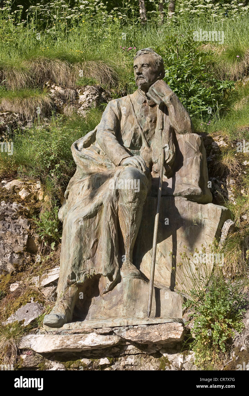 Frankreich, Hautes Pyrenäen Gavarnie, Statue von Russell, berühmter Bergsteiger Stockfoto