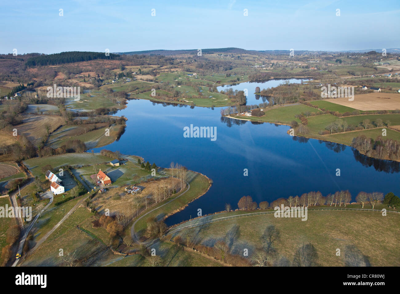 Frankreich, Calvados, Saint Manvieu Bocage, Dathee-Stausee (Luftbild) Stockfoto