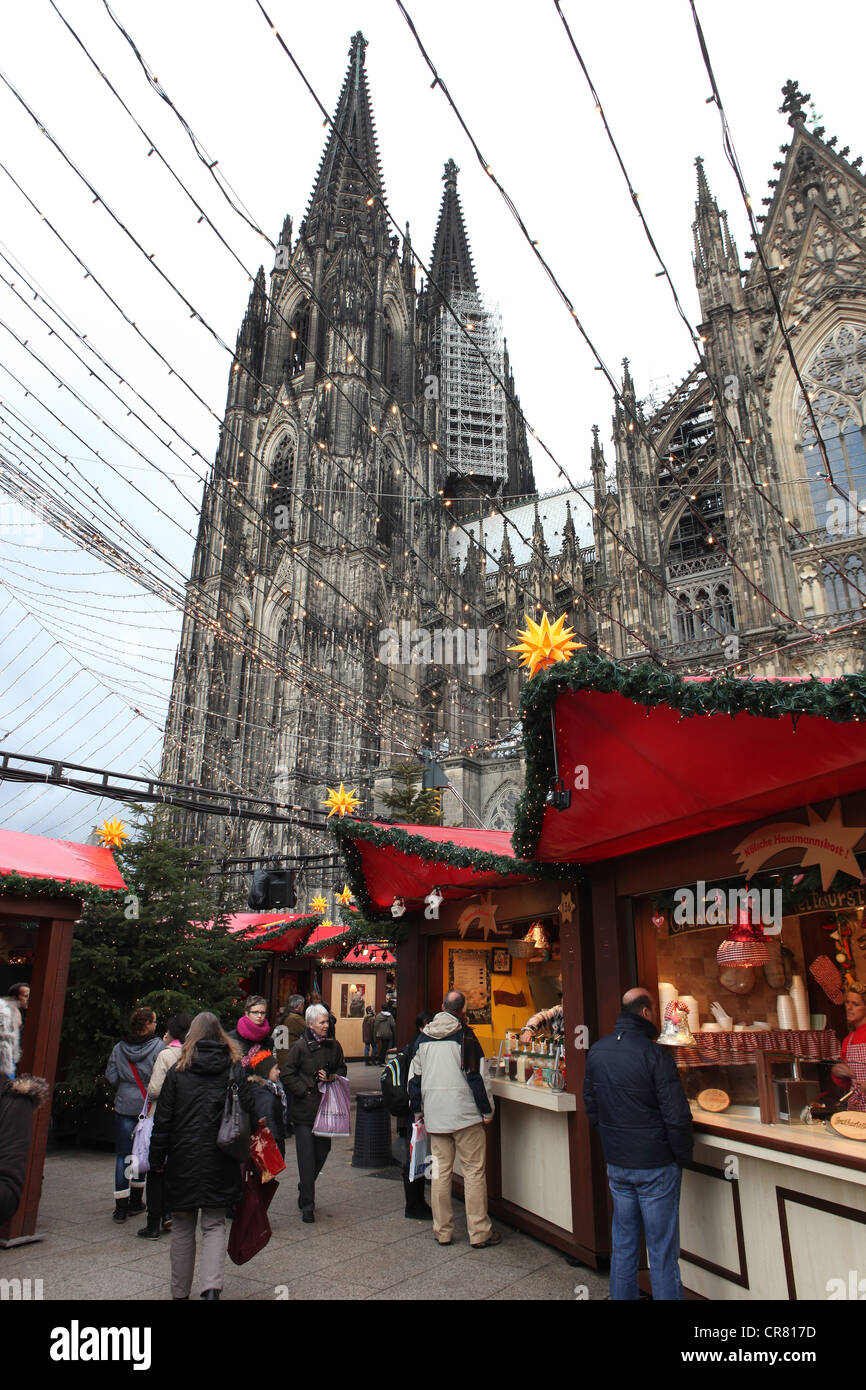 Weihnachtsmarkt am Kölner Dom, Köln, Nordrhein-Westfalen, Deutschland, Europa Stockfoto