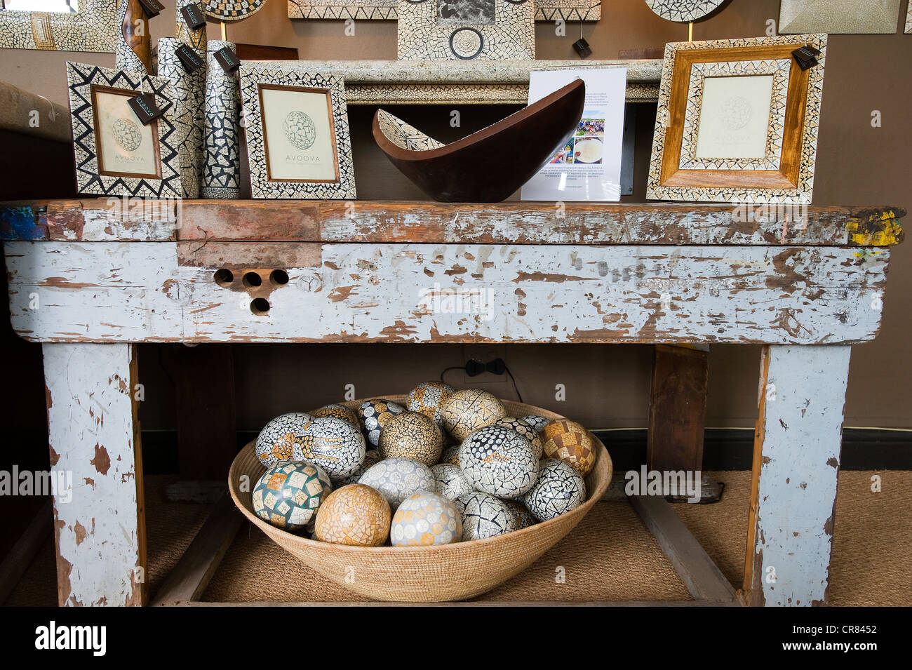 Südafrika, Western Cape, Cape Town, Avoova ist ein Shop, spezialisiert auf Artefakte aus Strauß Eierschalen hergestellt Stockfoto
