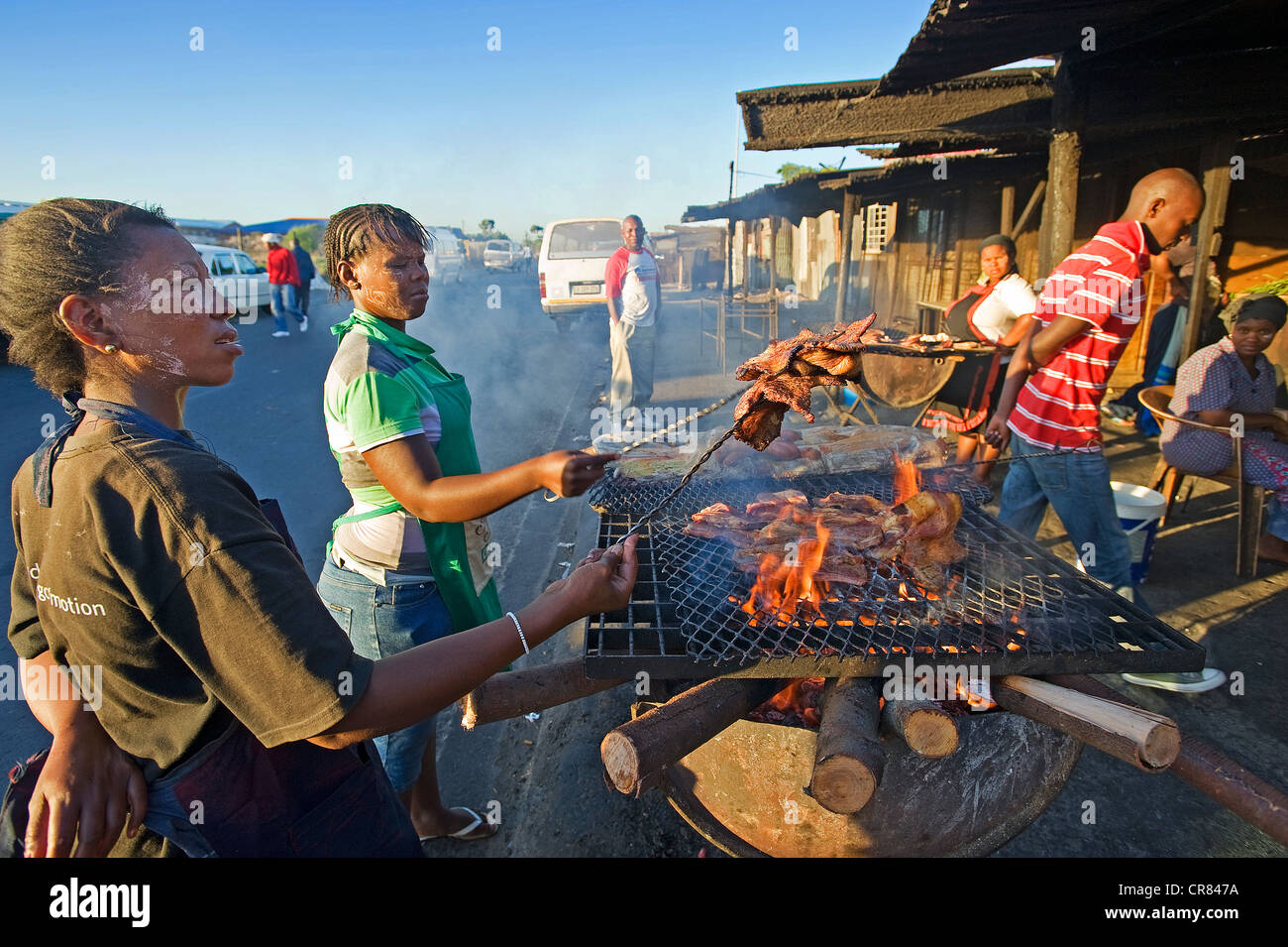 Südafrika, Western Cape, Cape Town, Township Kayelitsha hat eine Bevölkerung von 1700000, lokale braai Stockfoto