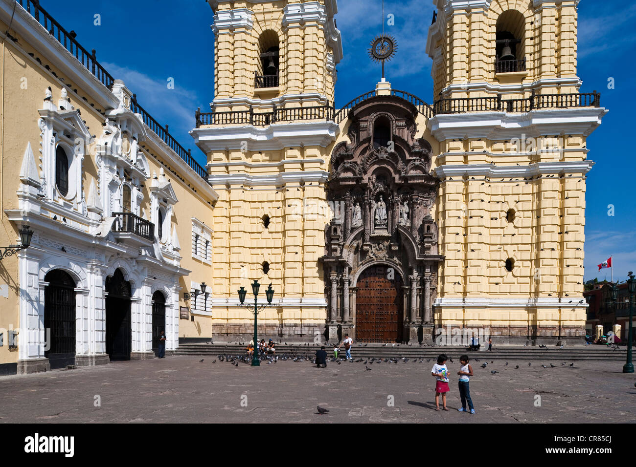 Peru, Lima, Altstadt UNESCO-Welterbe, außerhalb der Kirche von San Francisco Stockfoto