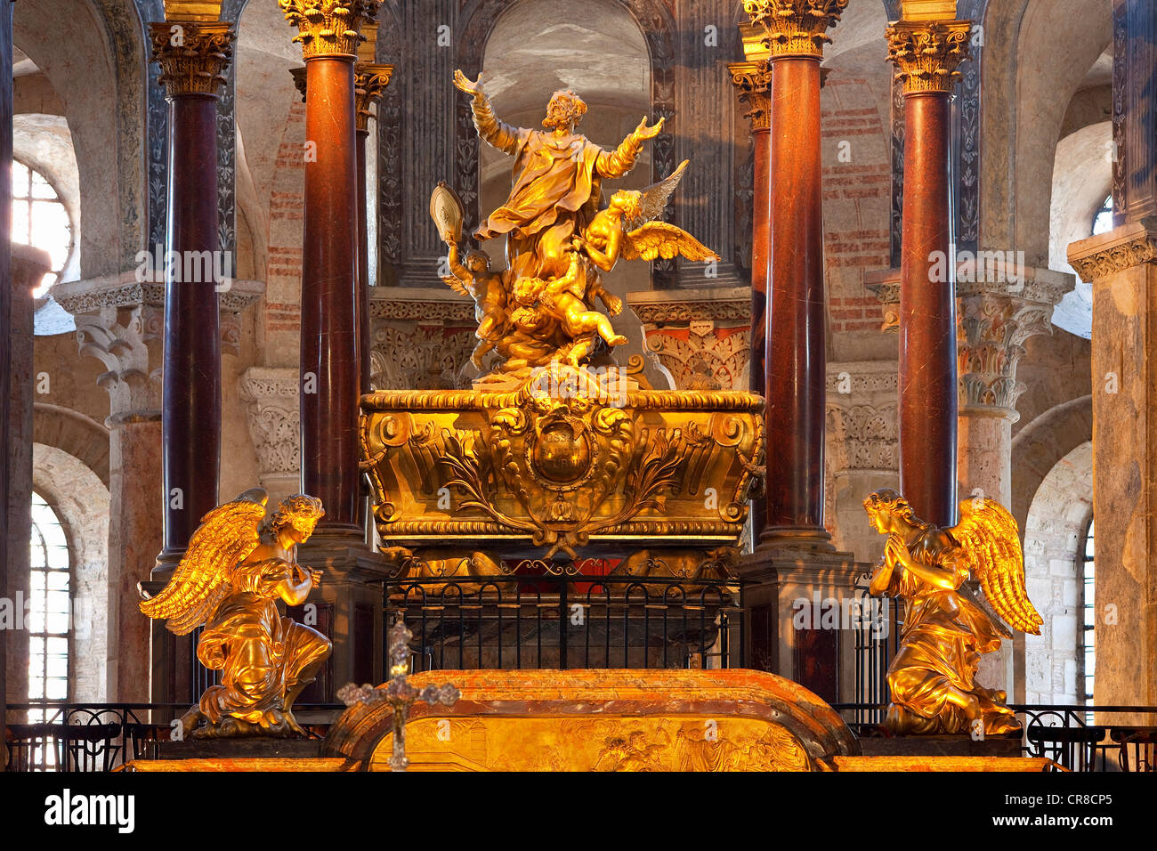 Frankreich, Haute Garonne, Toulouse, ein Anschlag auf el Camino de Santiago, UNESCO-Welterbe, Basilika Saint-Sernin, dem altar Stockfoto