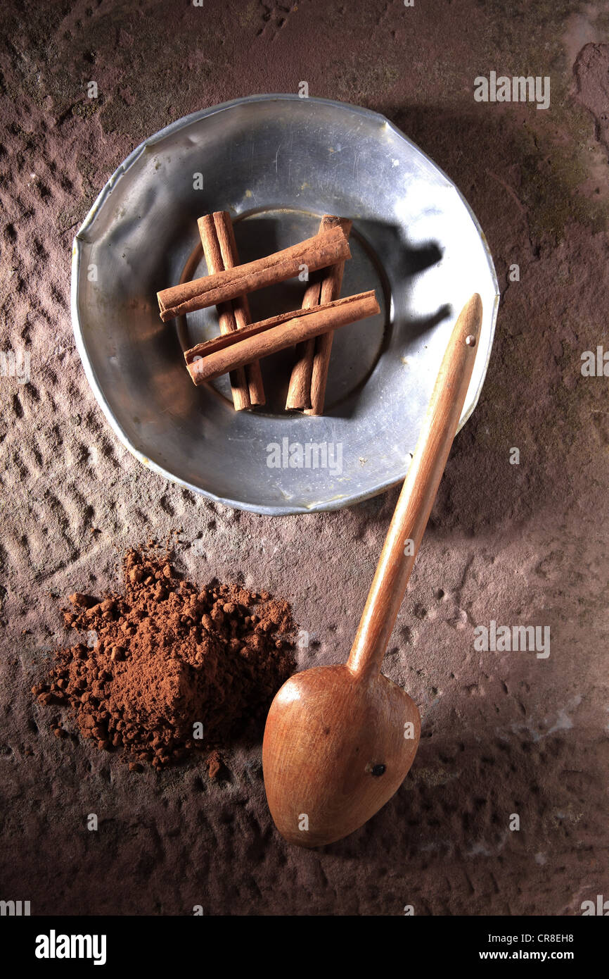 Metallbasis Holz Auf Metall Stockfotos und -bilder Kaufen - Alamy