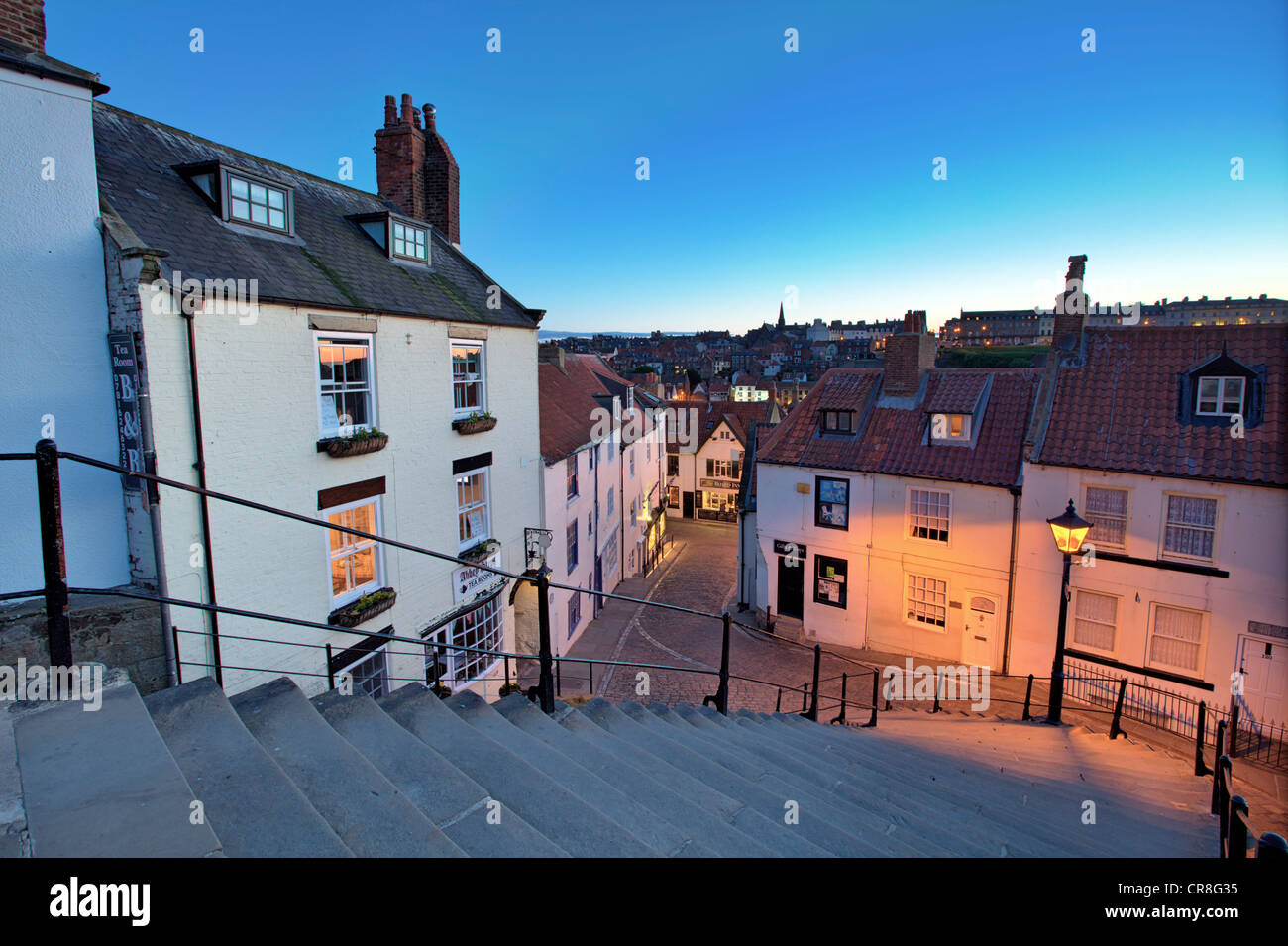 Whitby 199 Schritte bei Nacht/Abend, North Yorkshire Stockfoto