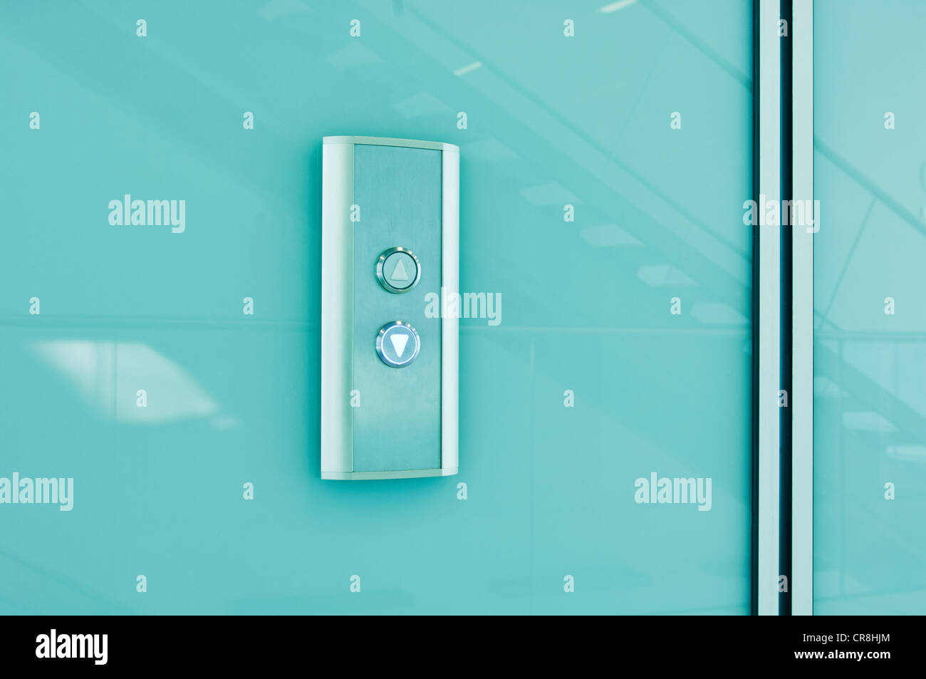 Aufzug-Steuerungen in modernen Bürogebäude Stockfoto