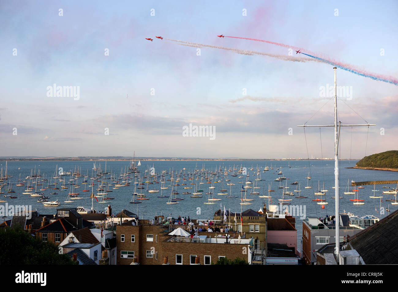 Vereinigtes Königreich, Insel von Wight, Cowes, Patrouille der Red Arrows in Cile de Cowes Stockfoto