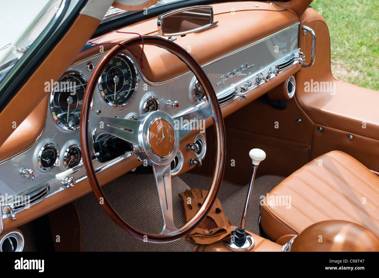 Mercedes-Benz 300 SL auf dem Display an der Concorso d ' Eleganza Villa d ' Este Automesse in Cernobbio am Comer See in Italien Stockfoto