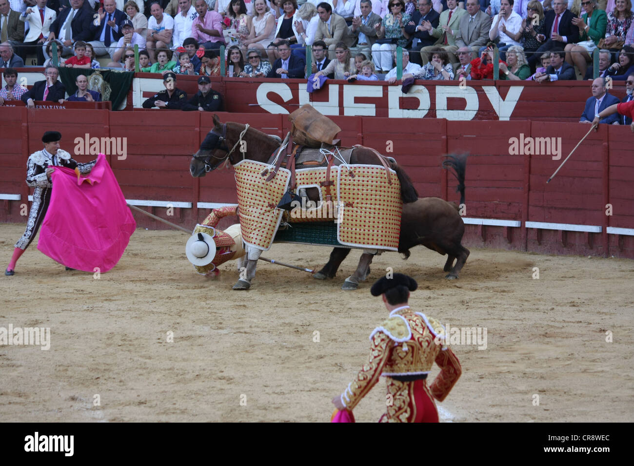 Stierkampf in Jerez in Spanien. Erste Bild der Sequenz von drei Stockfoto