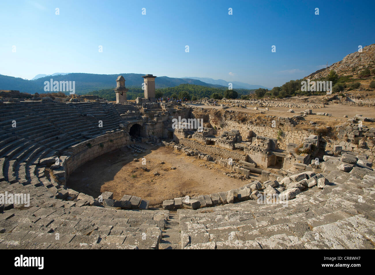 Theater und Säule Gräber in Xanthos in Lykien, Südwestküste, Türkei Stockfoto