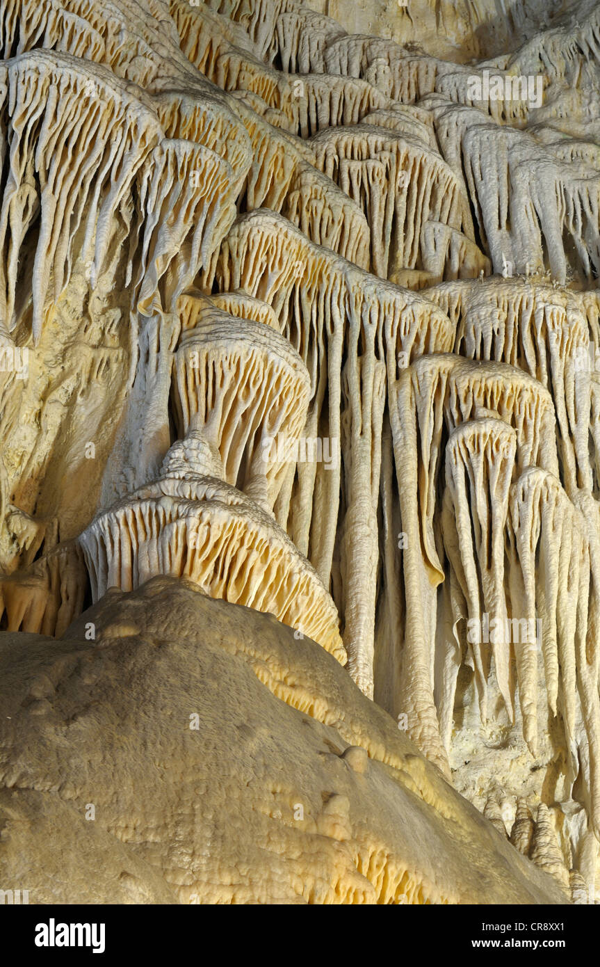 Calcit Schmelzstein Bildung in dem großen Raum, Carlsbad Caverns National Park, New Mexico, USA Stockfoto