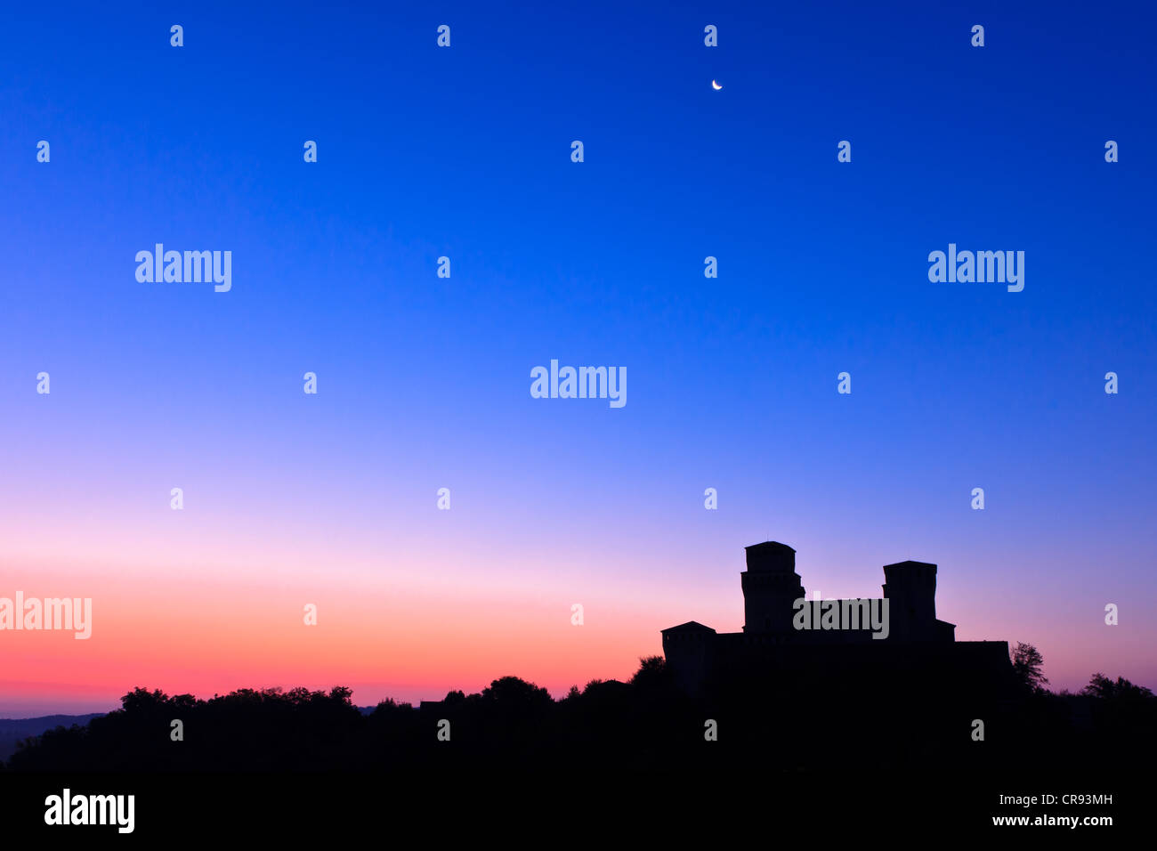 Torrechiara Burg bei Sonnenaufgang, Emilia-Romagna, Italien, Europa Stockfoto