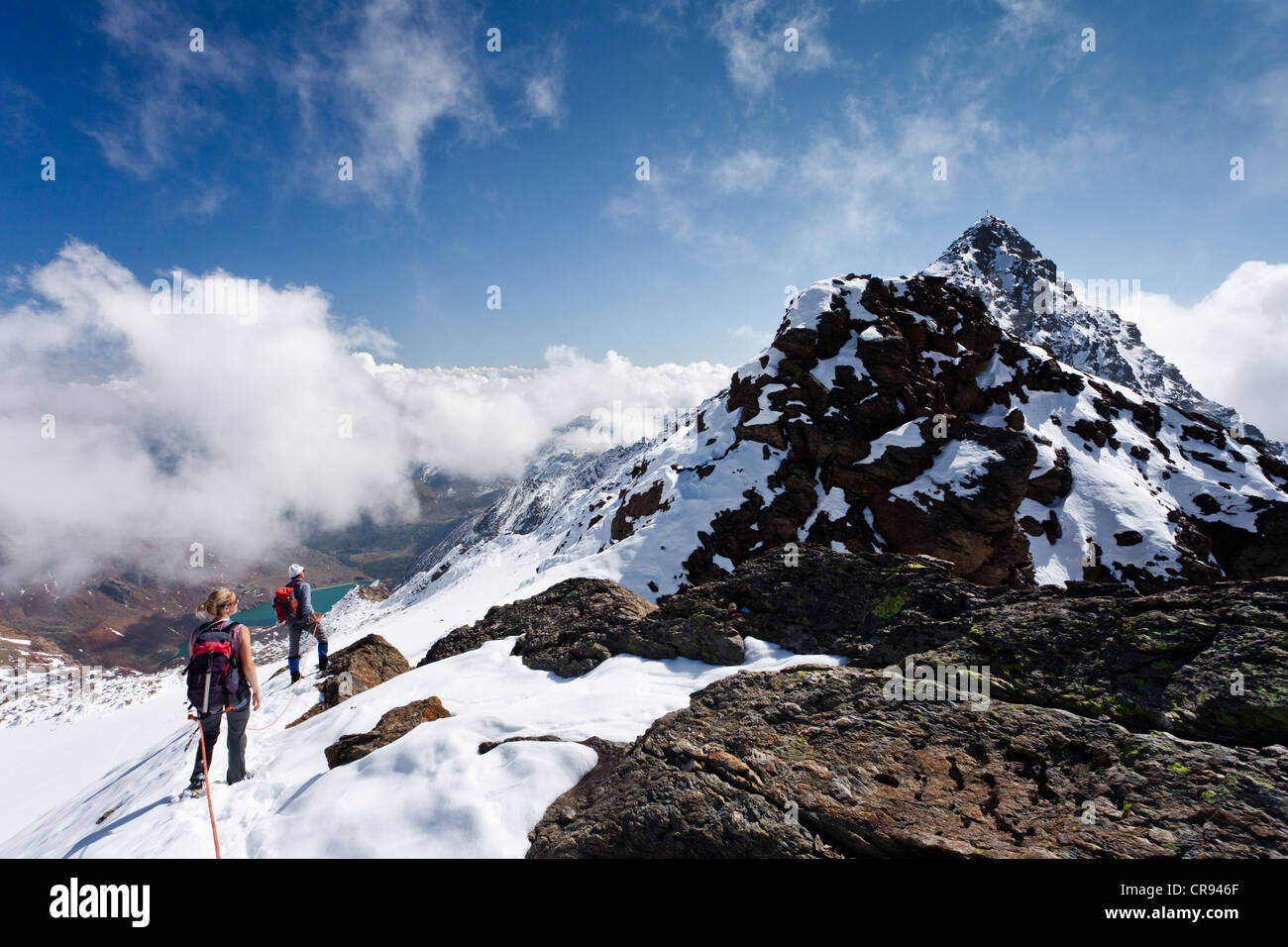 Wanderer auf der Aufstieg auf die Hintere Eggenspitze im Ultental Tal