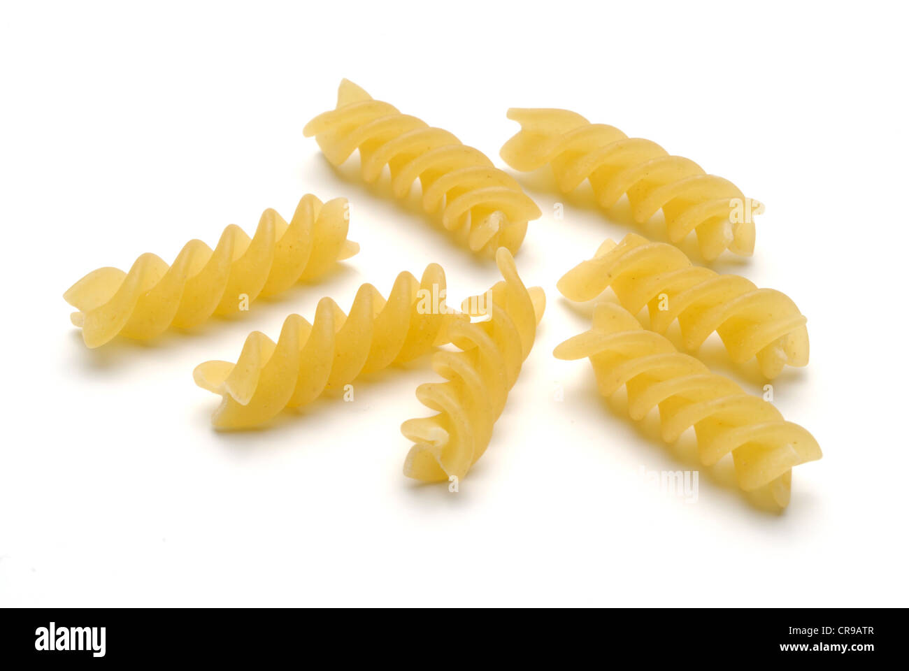 Fusilli auf weißem Hintergrund, Nudeln Stockfoto