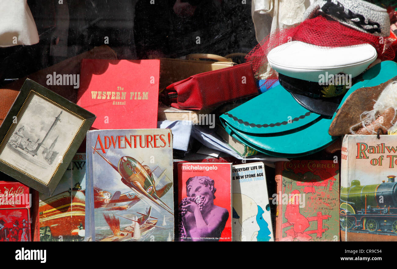 Fenster eines Shops Antiquitäten, Antiquariat, in der alten Stadt von Oxford, Oxfordshire, Vereinigtes Königreich, Europa Stockfoto