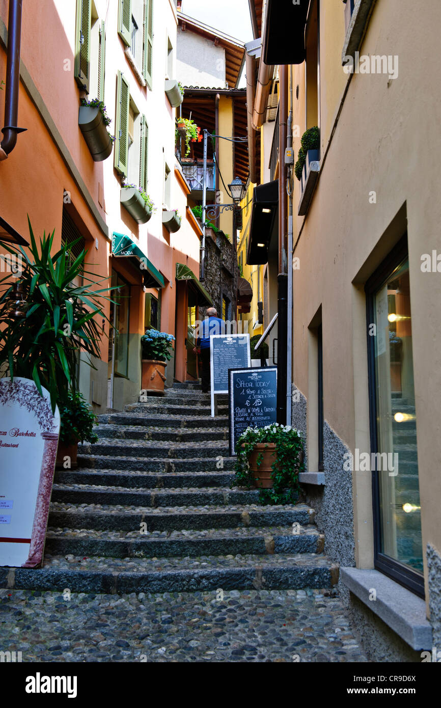 Bellagio, See überqueren, Hotels, Restaurants auf der Vorderseite zurück Straßen, Geschäfte, Blick auf den See, Gärten, Comer See, italienische Seen, Italien Stockfoto