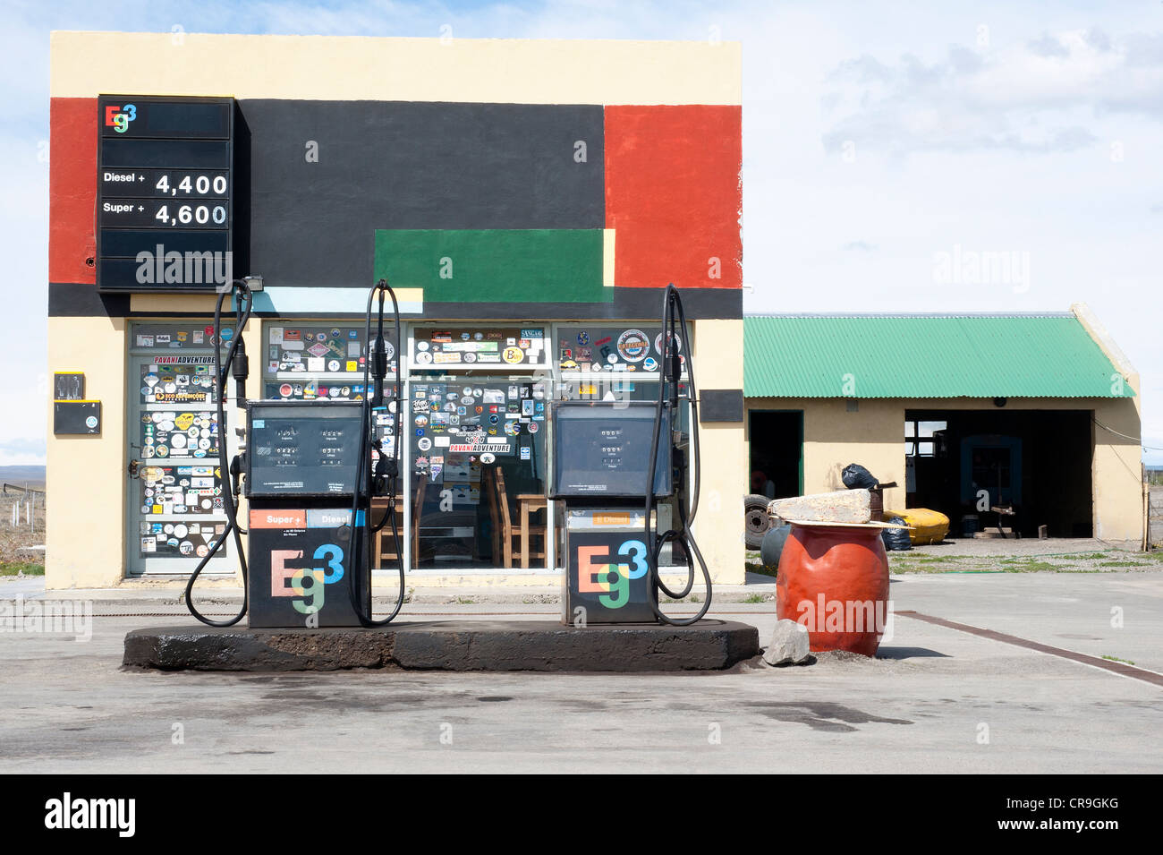 Tankstelle mit kein Benzin für Verkauf häufiges Problem bei langen Reisen Entfernungen Santa Cruz Provinz argentinischen Patagonien Stockfoto