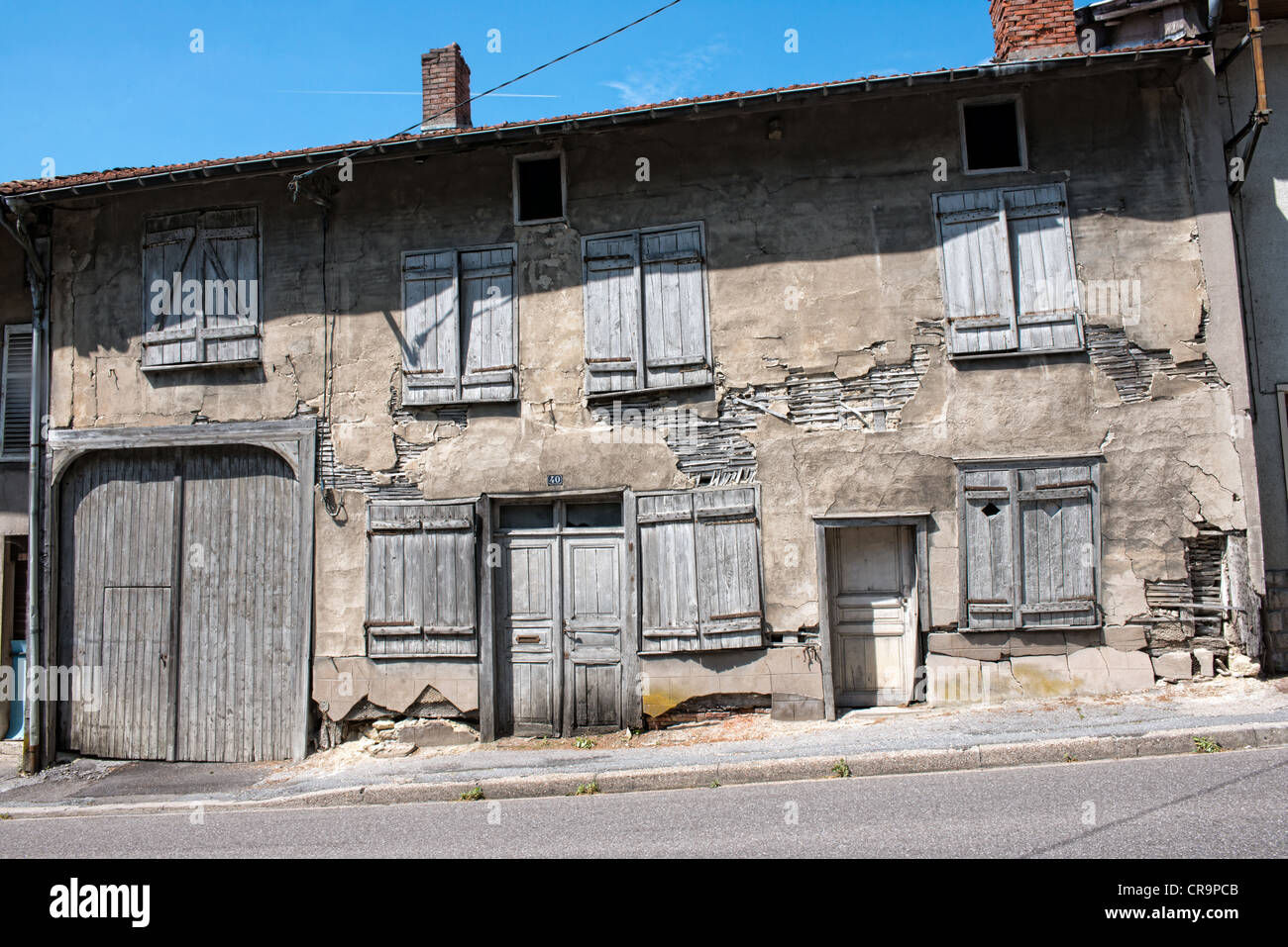 Verfallene French house Stockfoto