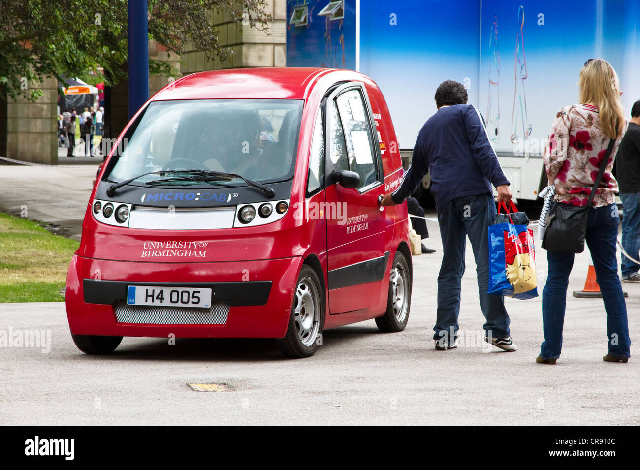 Wasserstoff Brennstoffzelle "Micro Cab" Fahrzeuge auf Gemeinschaftsebene öffnen Tag, Universität von Birmingham, Birmingham, England, UK Stockfoto