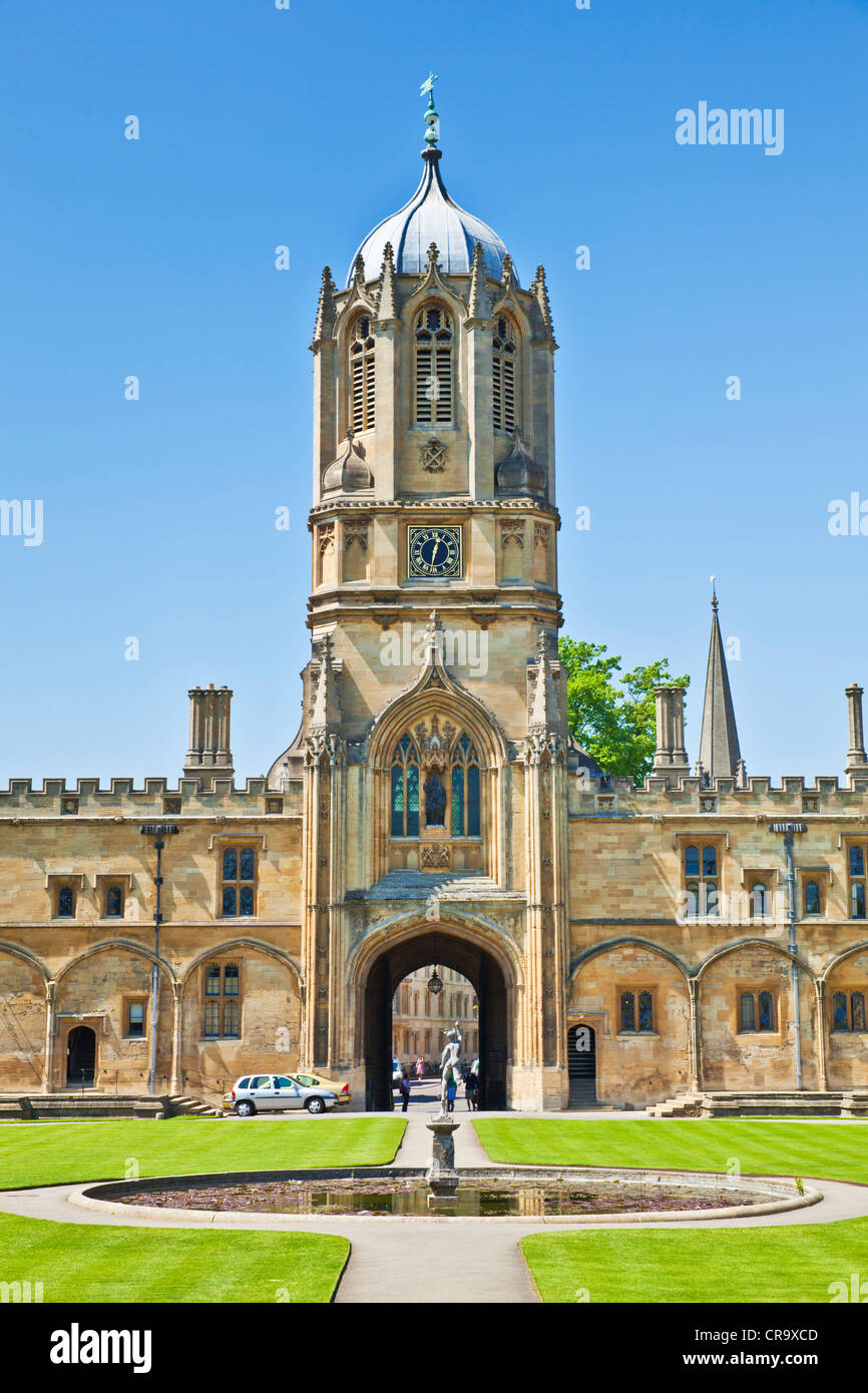 oxford-university-christ-church-college-tom-quad-und-tom-tower-oxford