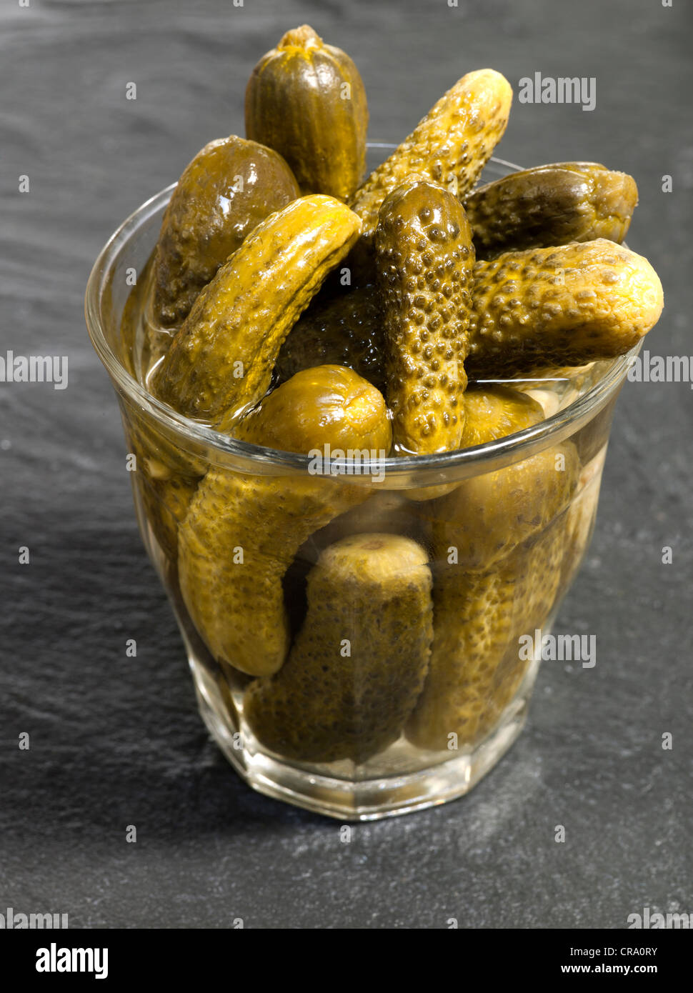 Pickled cornichons -Fotos und -Bildmaterial in hoher Auflösung – Alamy