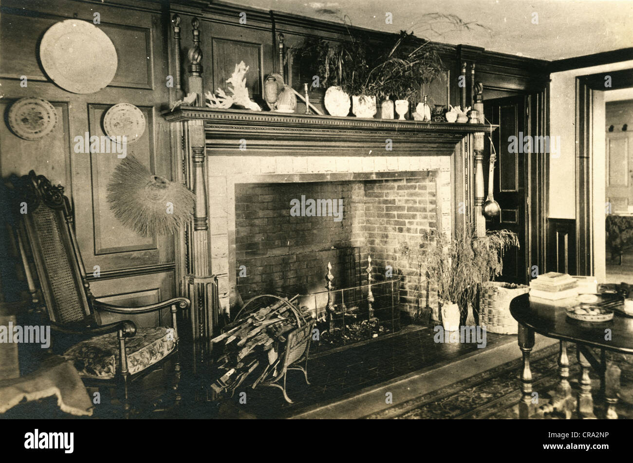 Sehr aufwendige kolonialen Kamineinfassung Stockfoto