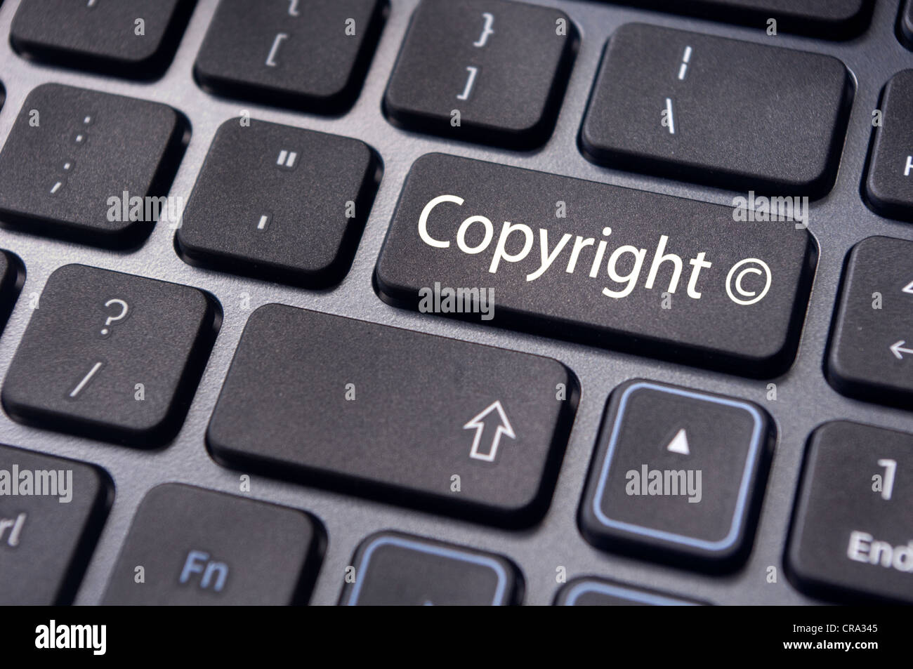 Nachricht auf Tastatur enter-Taste, um die Konzepte des Urheberrechts zu veranschaulichen. Stockfoto