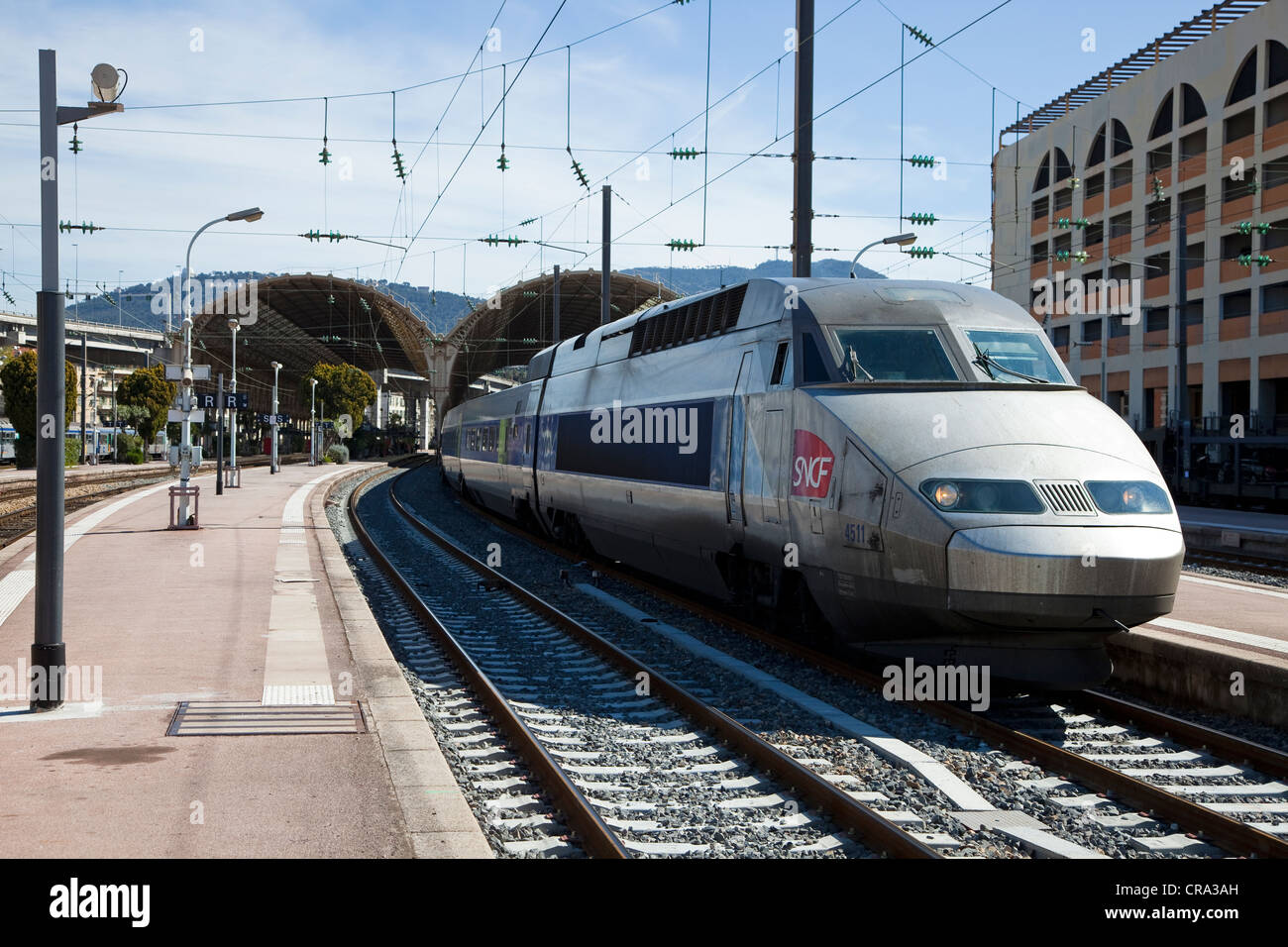 High-Speed, die Französisch Zug hielt am Bahnhof Nizza, Frankreich Stockfoto