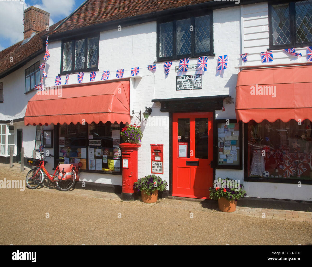 Dorf von Woolpit mit Fahnen und Girlanden, die Diamant-Jubiläums von Königin Elizabeth, Juni 2012, Suffolk, England Stockfoto