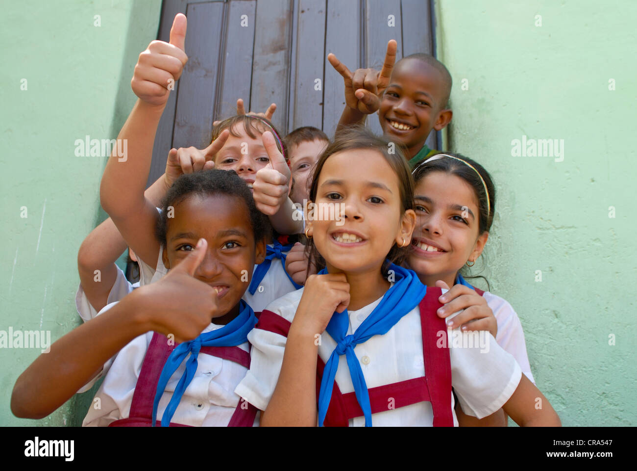 Schülerinnen und Schüler in Schuluniform in Camagüey, Kuba, Karibik Stockfoto